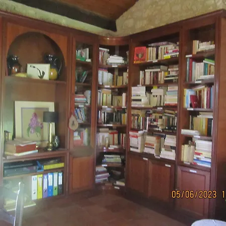 La Grange Aux Livres Alojamento de Acomodação e Pequeno-almoço Mouzieys-Panens