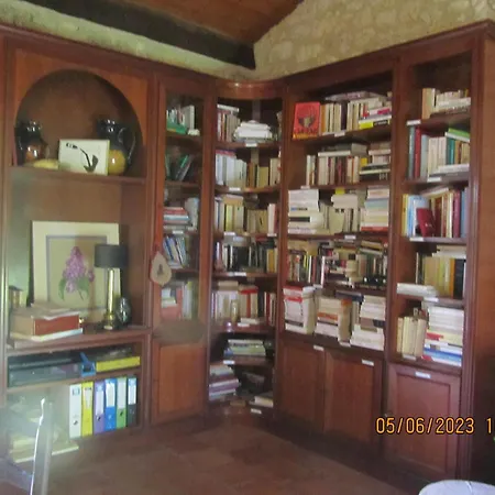 La Grange Aux Livres B&B
